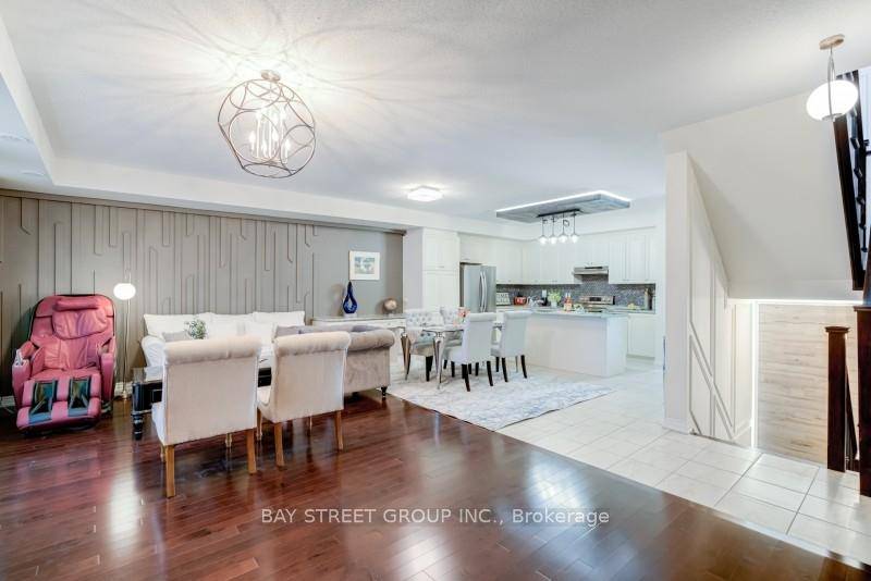 Welcome to this luxury 3, 492 sq.