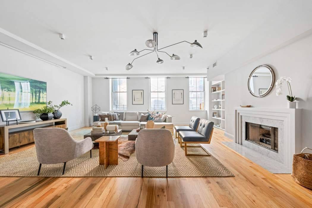 Experience spectacular, turnkey loft living in this full service condominium, located on one of Tribeca s most coveted cobblestoned blocks.