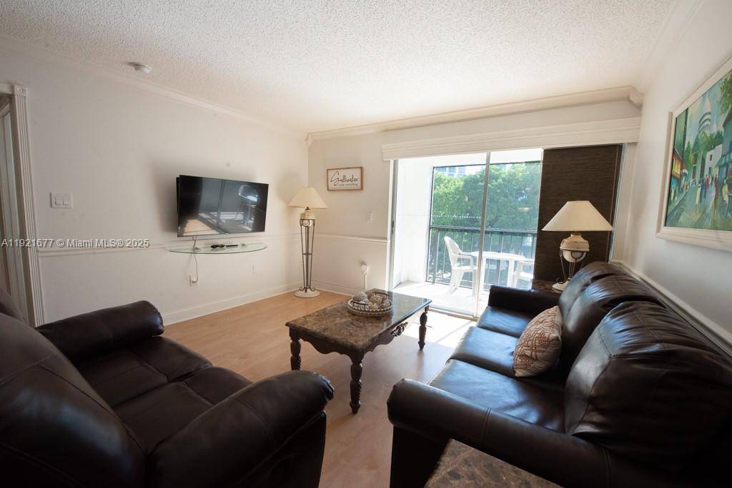 INVESTOR FRIENDLY GORGEOUS FULLY FURNISHED UNIT IN LE CARTIER CONDO BUILDING.