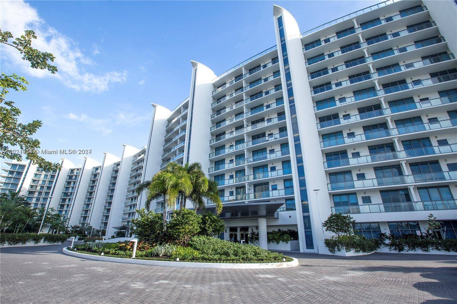ECHO AVENTURA RESIDENCES FEATURE APPLE SMART HOME TECHNOLOGY IN ALL RESIDENCES.