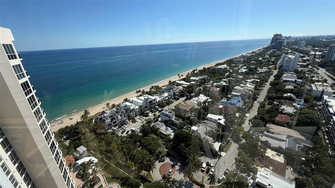 Spectacular Penthouse with Amazing Views, 4 Bedrooms plus an Office Den.