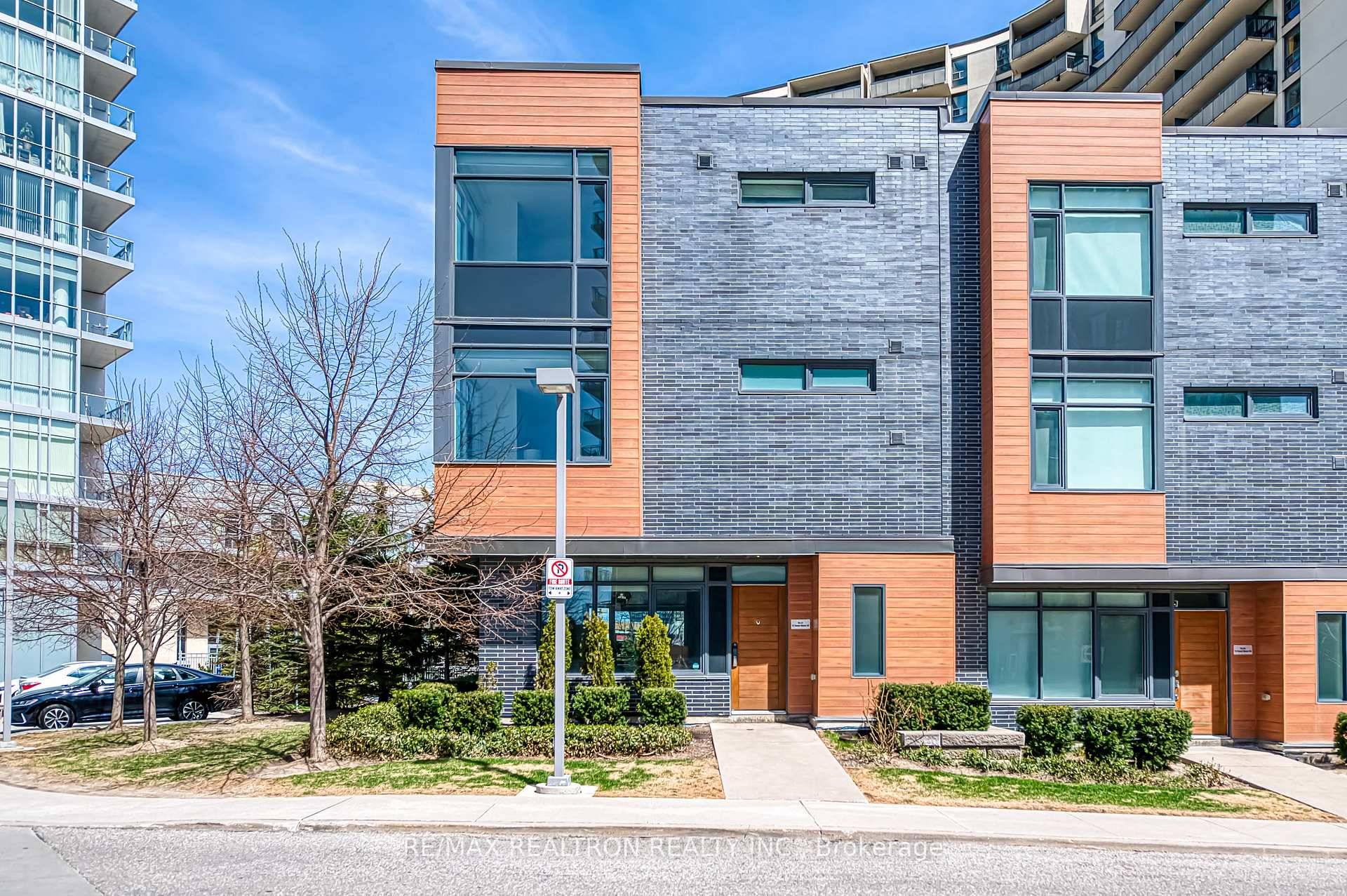 Rarely Offered Luxury 3 Storey Corner End Townhome In The High Demand Sheppard amp ; Don Mills Area !
