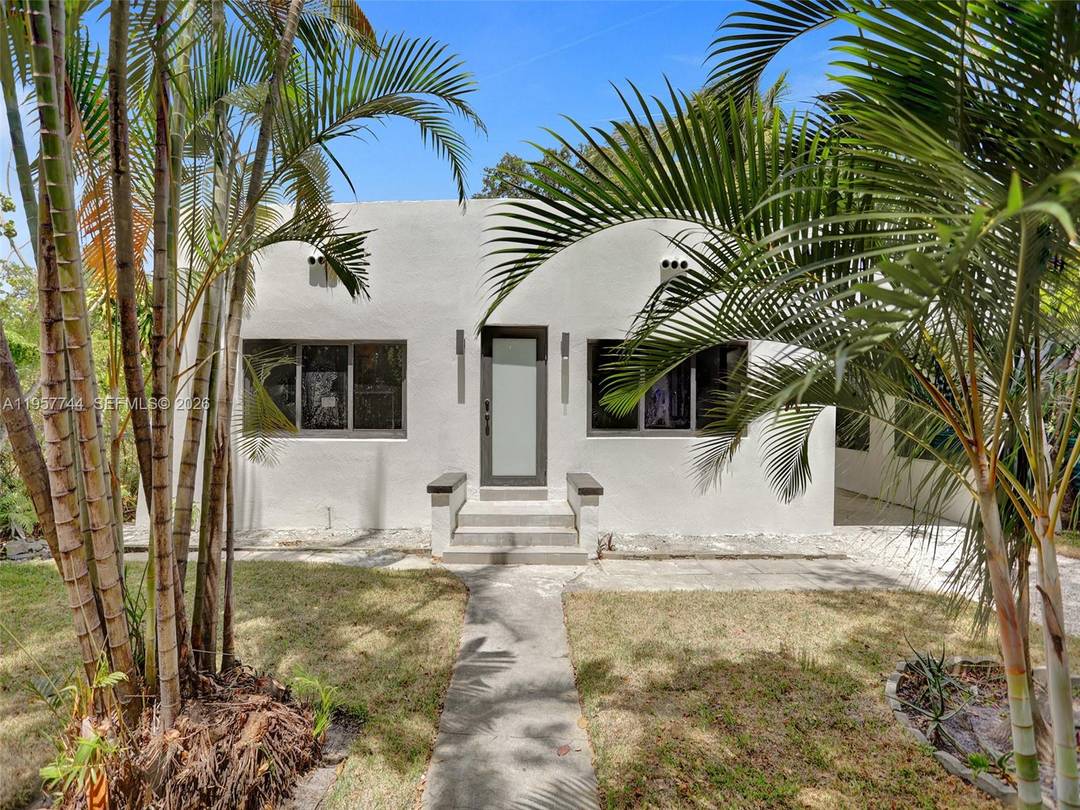 Fully renovated property in North Miami located in a flourishing, fast growing neighborhood.