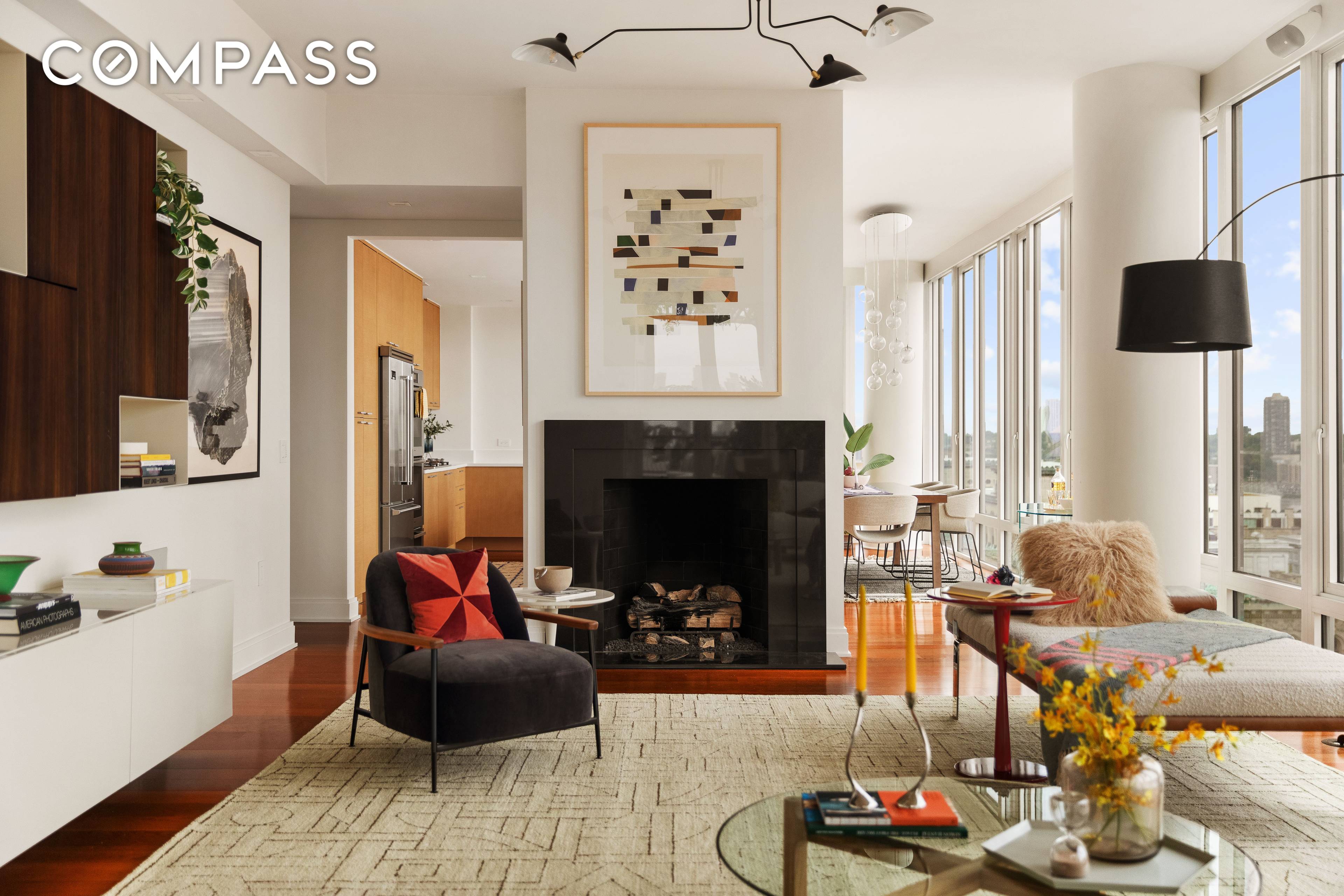 Positioned above the Upper West Side, Penthouse 19 is a sunlit, full floor retreat with four open exposures and large private terraces 532 square feet.