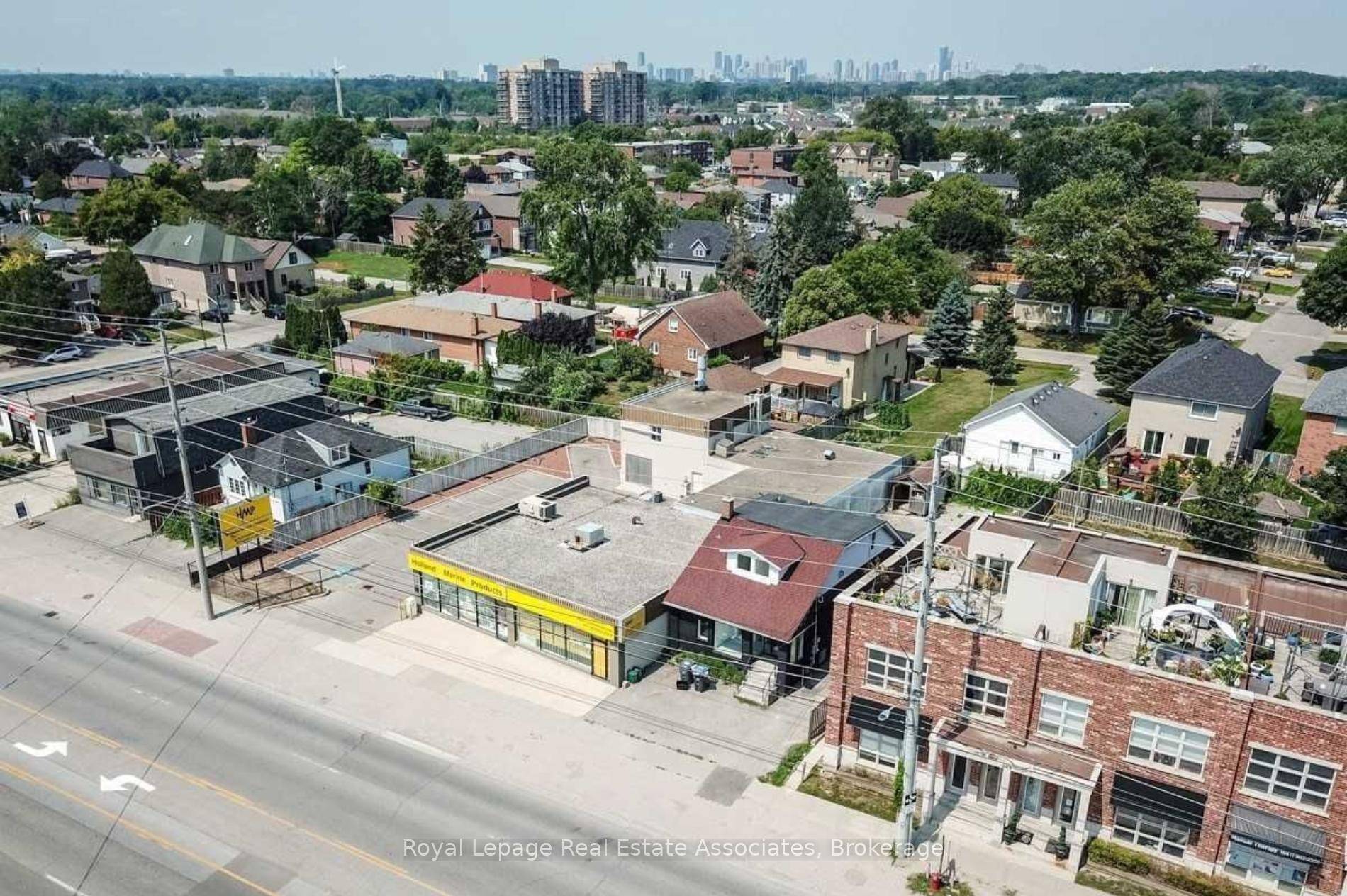 Mixed Use, Multi Stream Potential in Lakeview.