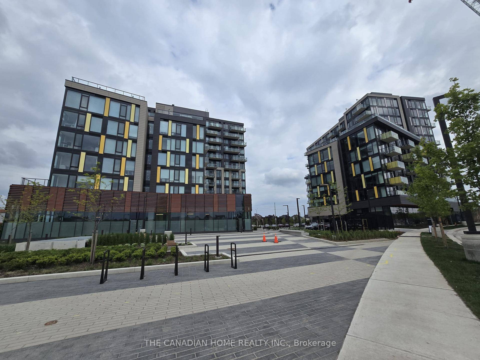 Brand new never lived in high floor 1 bedroom plus den condo in Clockworks 2 at prestigious Upper Joshua Creek community of Oakville.