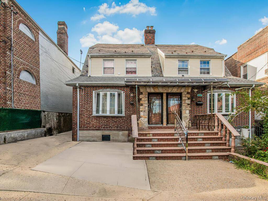 For Rent Newly Renovated 4 Bedroom Single Family Home in Pelham Gardens Laconia neighborhood of the Bronx !