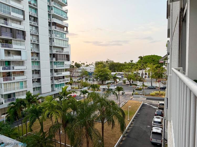 ISLA VERDE AVE. Apartment Carolina