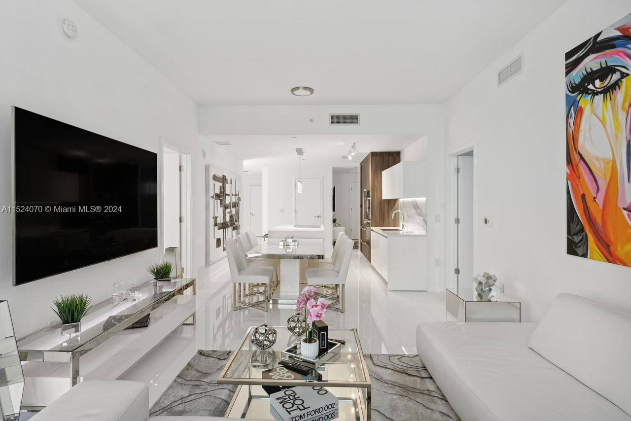 Gorgeous and fully furnished 2 bed den 3 full bath with stunning views !