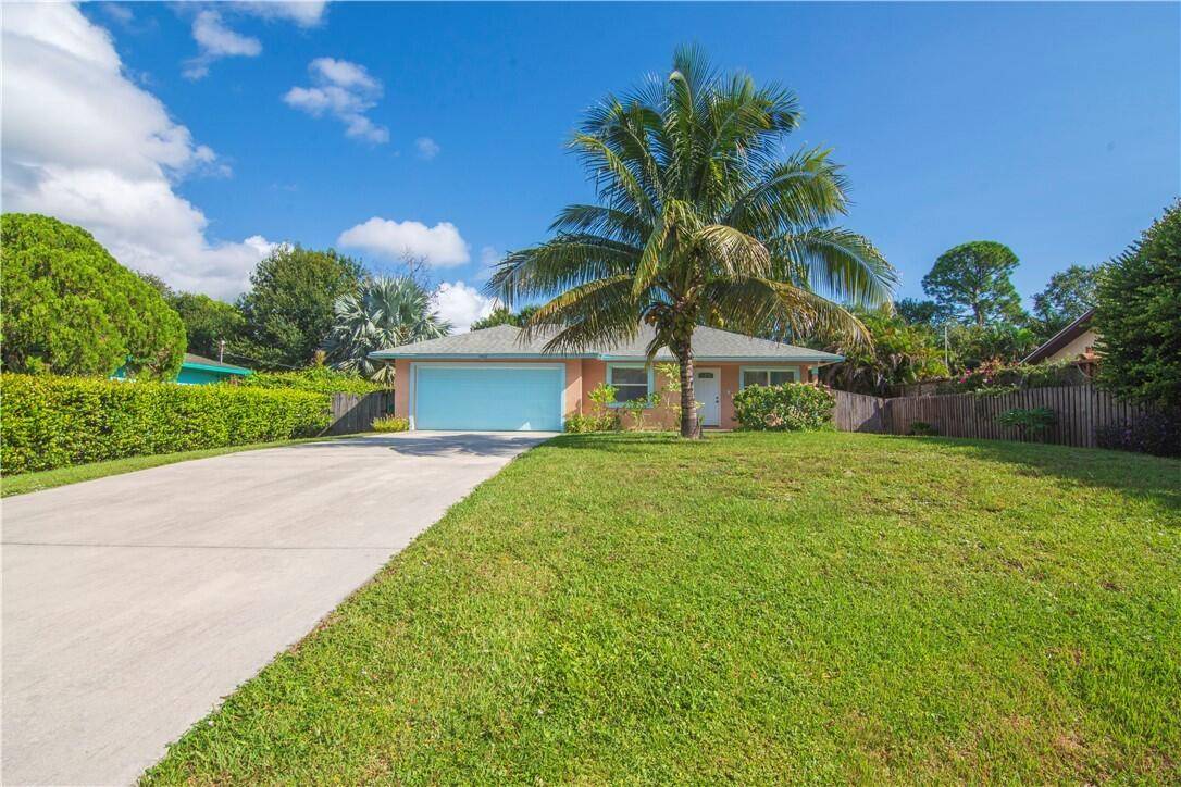 A beautiful 3 2 2 house is located in a desirable location.