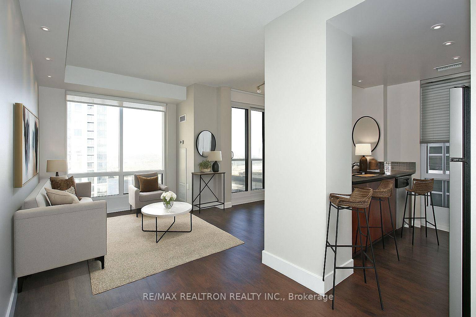 Welcome To The Heart Of Yorkville !