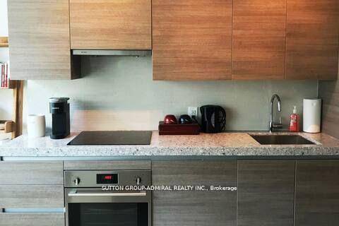 Heart of king west, 1 bedroom Jr, no wasted space, granite counter tops, new laminate floors, floor to ceiling windows, 9ft exposed concrete ceilings, trendy neighborhood with amazing restaurants, TTC ...
