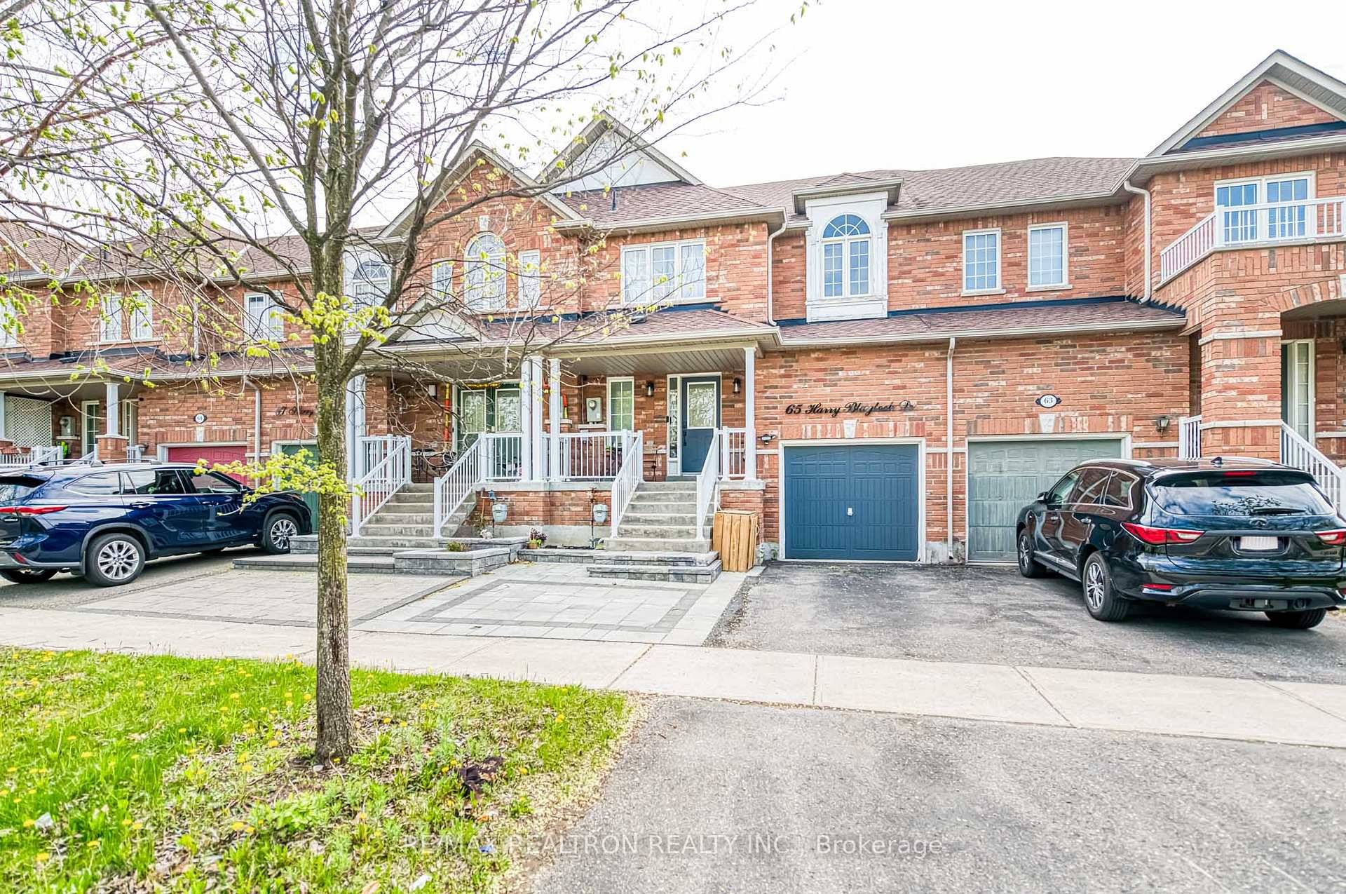 Fabulous Freehold Townhome, With Spacious And Practical Layout, Steps From Mt.