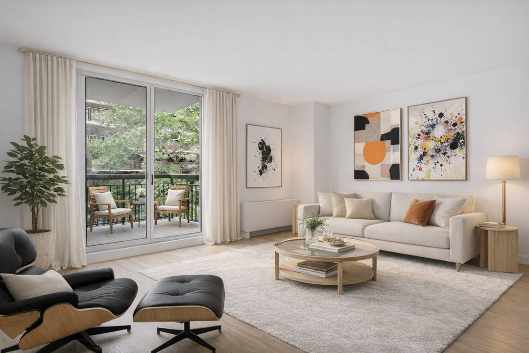 Bright 1 BED 1BATH with p rivate outdoor space and in unit W D.