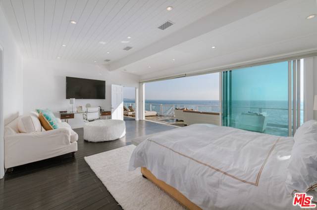 19722 PACIFIC COAST HWY Malibu LA
