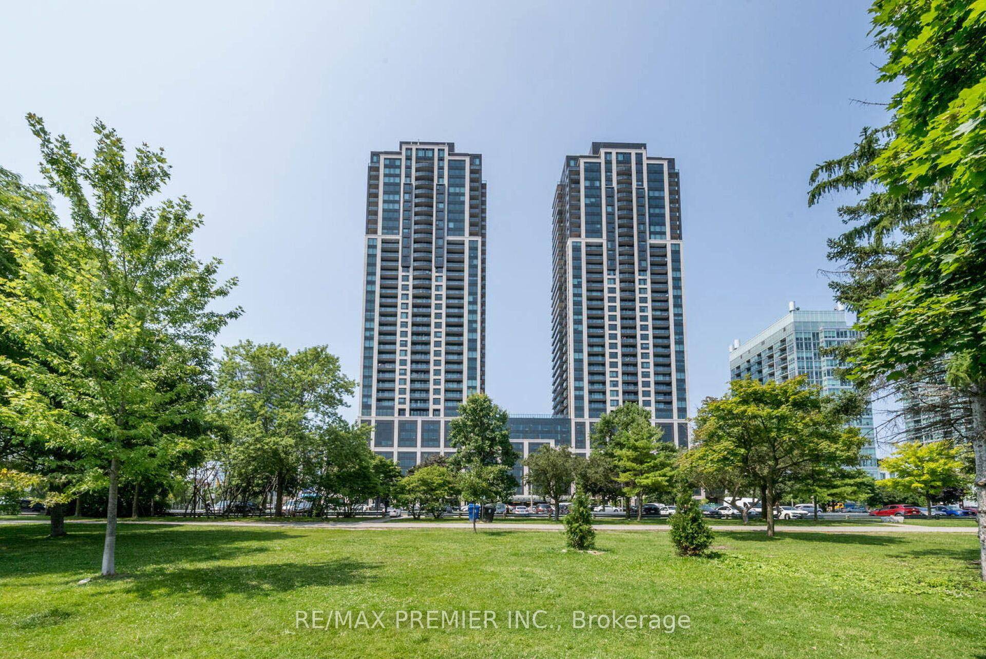 Beautiful 1 1 Br Mirabella Luxury Condo Located in Prime Area.