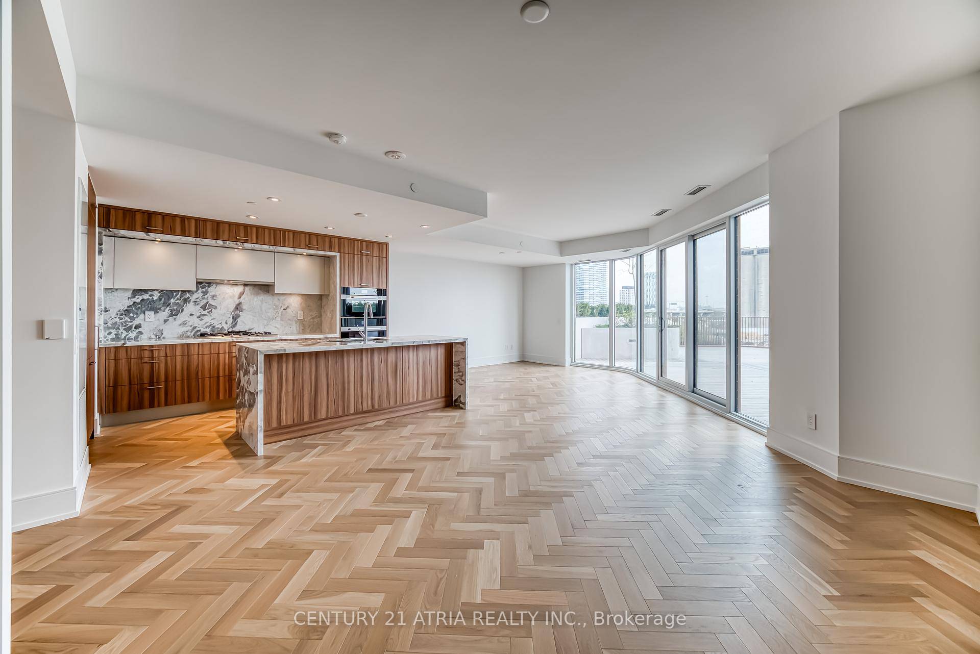 1 PARKING INCLUDED Welcome To A Rare Two Storey Unit Feels Like A Townhouse !