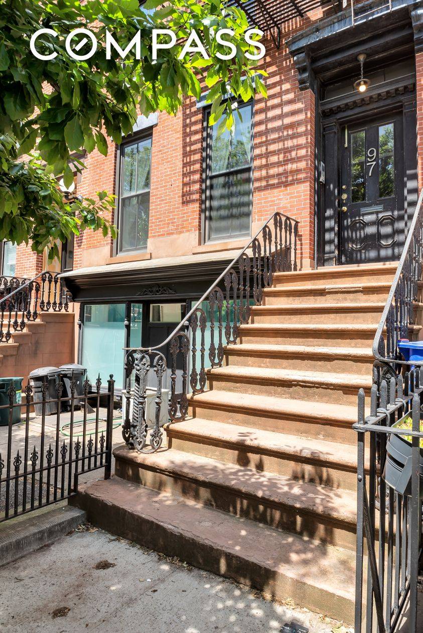 Columbia Street Waterfront District 3 Family Townhouse For Sale Introducing 97 Summit Street which is Nestled along a lovely quiet Tree Lined block in Columbia Street Waterfront District.