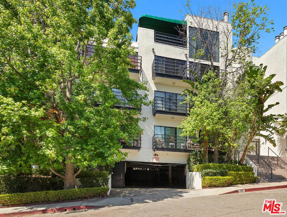 1201   Larrabee St 2BR Sunset Strip La