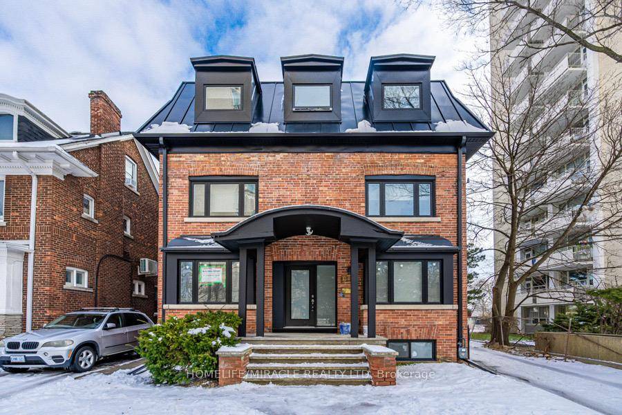 Welcome to this beautiful 2 bedroom, 2 bath suite in a boutique High Park residence.