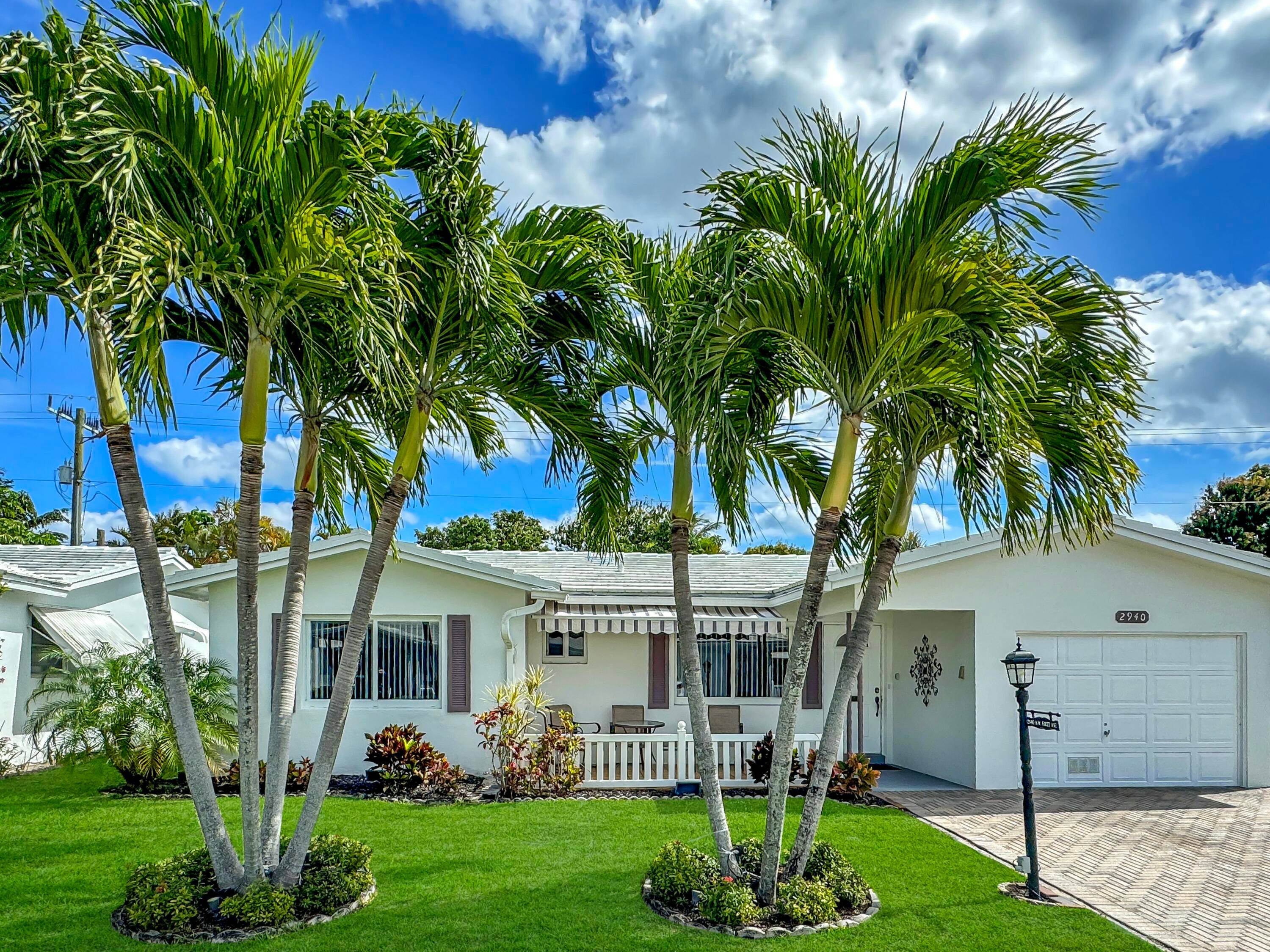 Welcome to this charming and inviting 2 bedrooms, 2 bathrooms home in the sought after Leisureville community of Pompano Beach offers a comfortable and spacious layout.