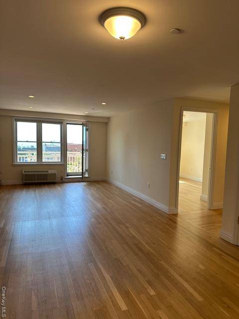 Luxury two bedroom two bathroom apartment in beautiful high rise building, across from the ocean !