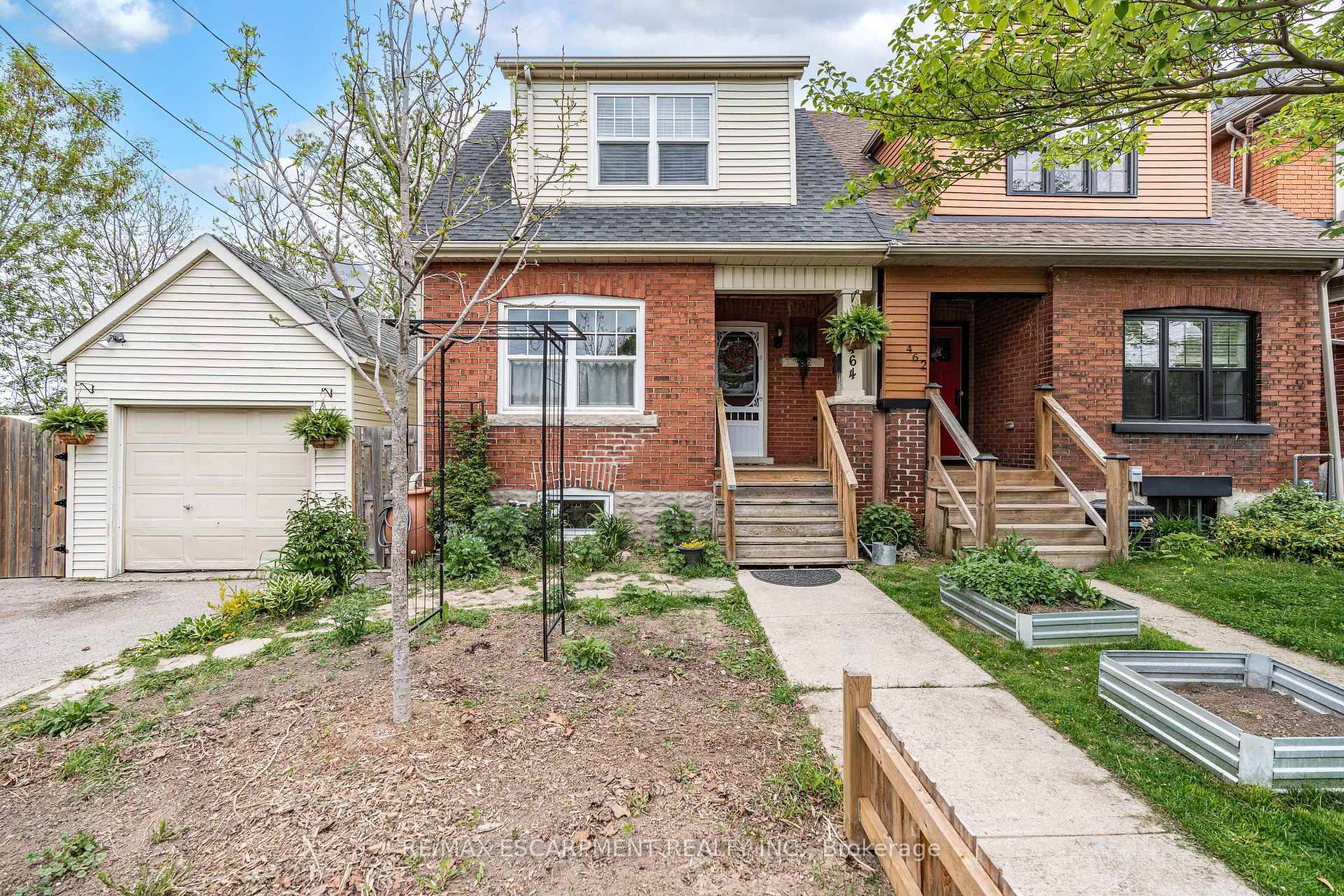 Dreams come true in Kirkendall West, and this exceptional detached home is ready for its next family !