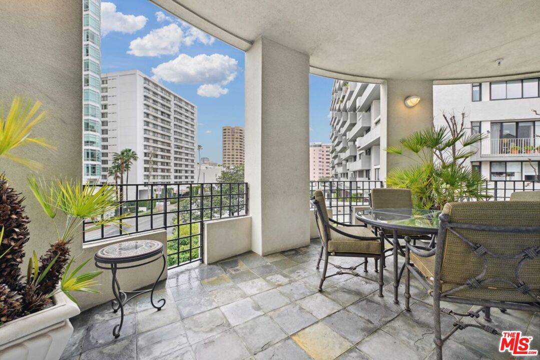 10351 Wilshire Blvd 3BR Westwood La
