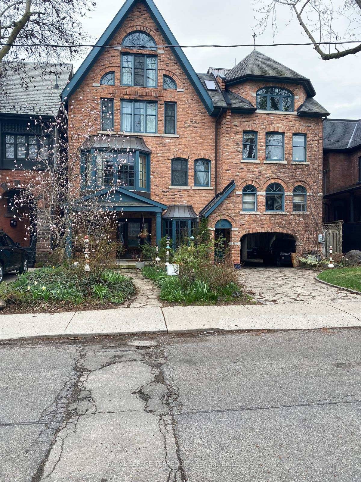 Welcome to your new home in the annex, this upper level two bedroom two bathroom with two skylights for extra natural light and maple hardwood flooring has to be seen.