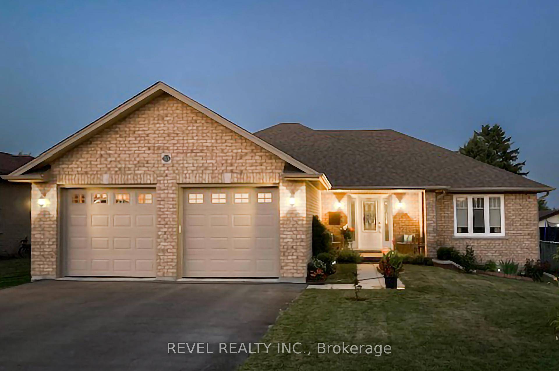 Small community life at its best, welcome to 35 Bruce St, Oakwood.