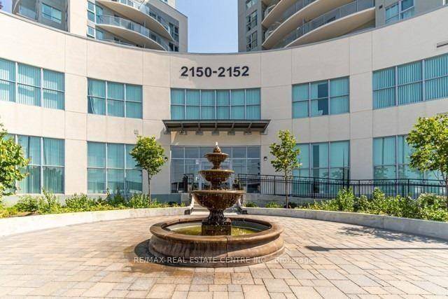 Nestled on the south side of the building, this 3bed, 2bath condominium offering both space and style.
