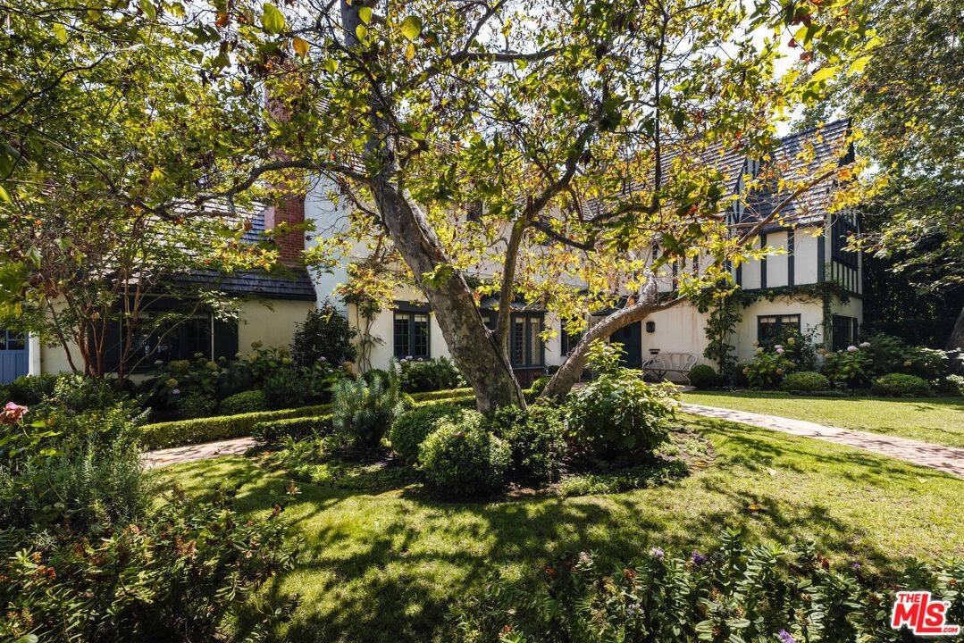 2528 La Mesa Way LA