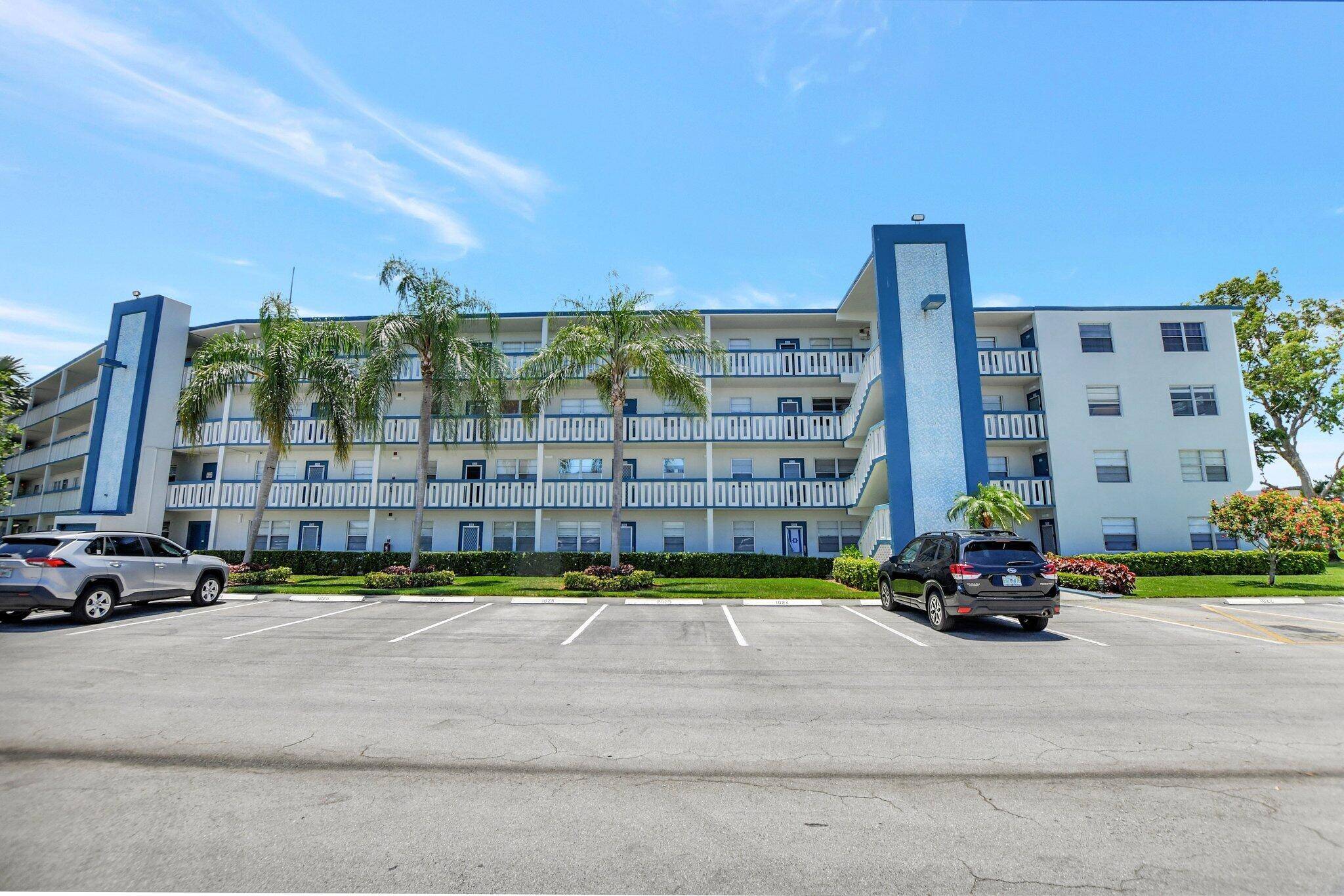 2 2, 3rd floor, updated kitchen, stainless appliances, wood look floor in living area, no popcorn on ceiling smooth finish, nicely furnished, screened patio with magnificent lake view, go see ...