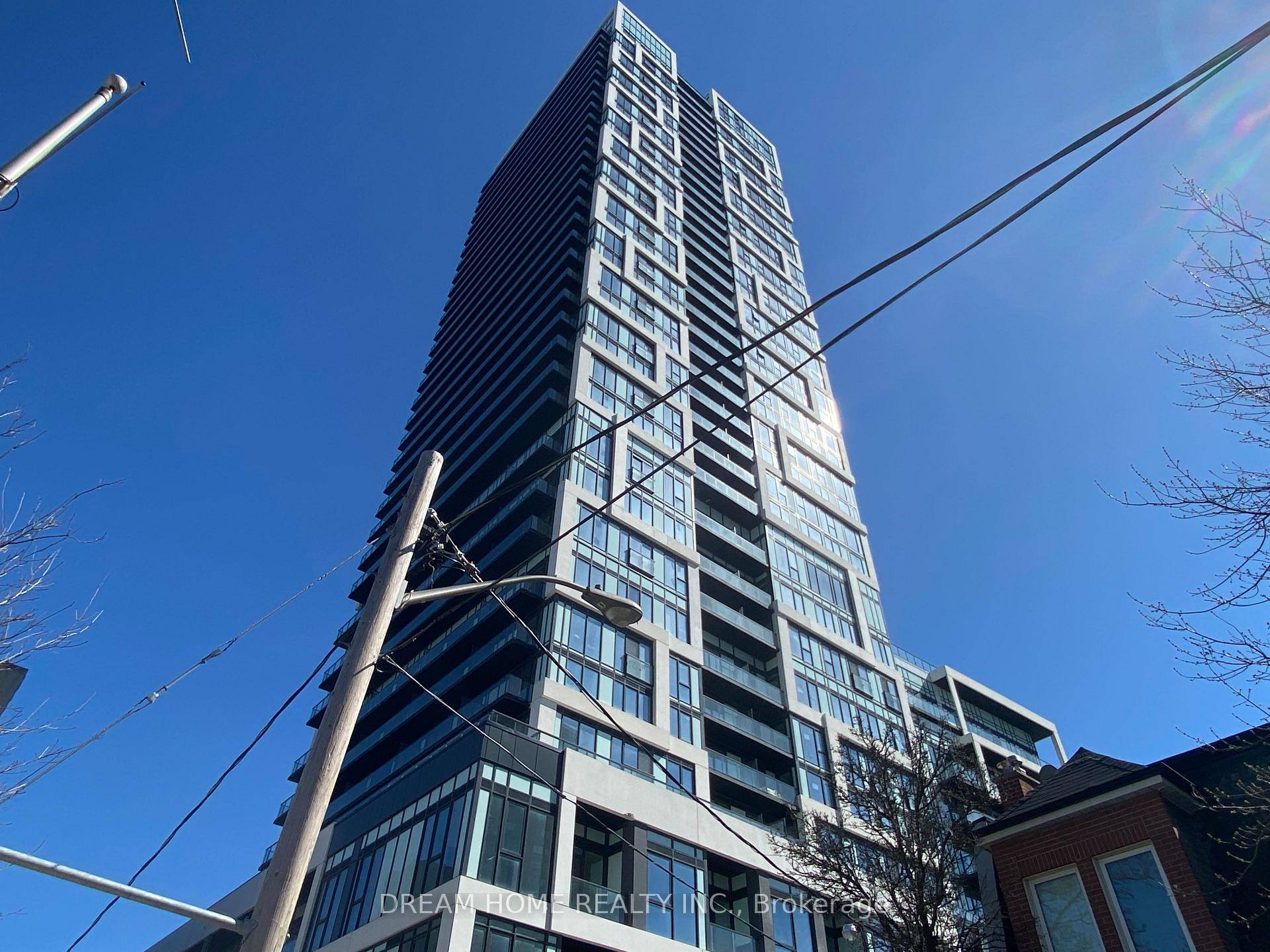Gorgeous 1 Bedroom plus 1 Den 1 Washroom Suite, Broccolinis River and Fifth Condo For Rent, located at Dundas St E amp ; River St.