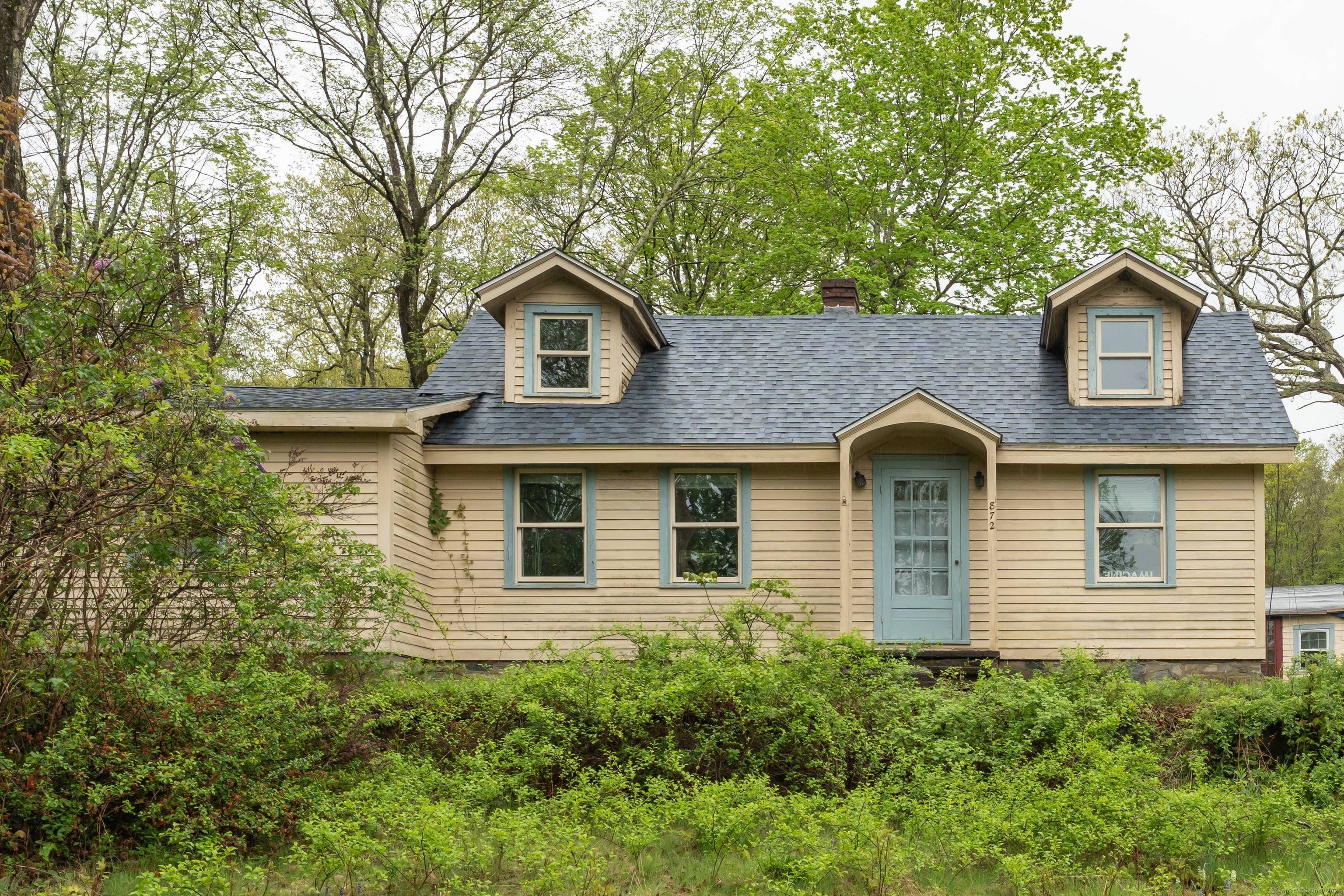 Charming opportunity in prime Guilford Location !