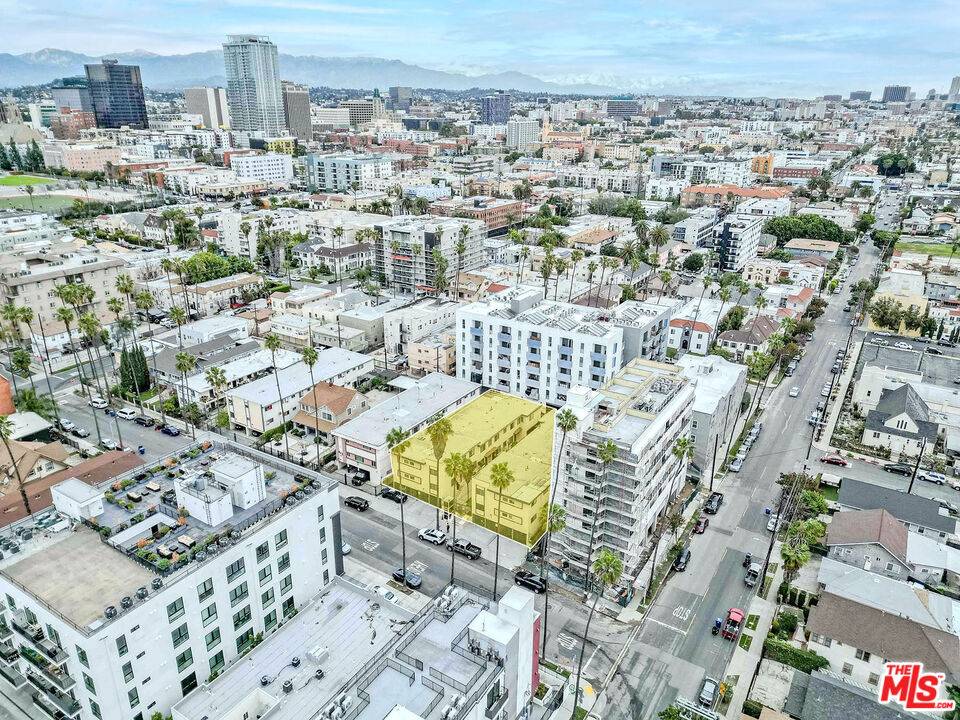 926   Fedora St 8BR La