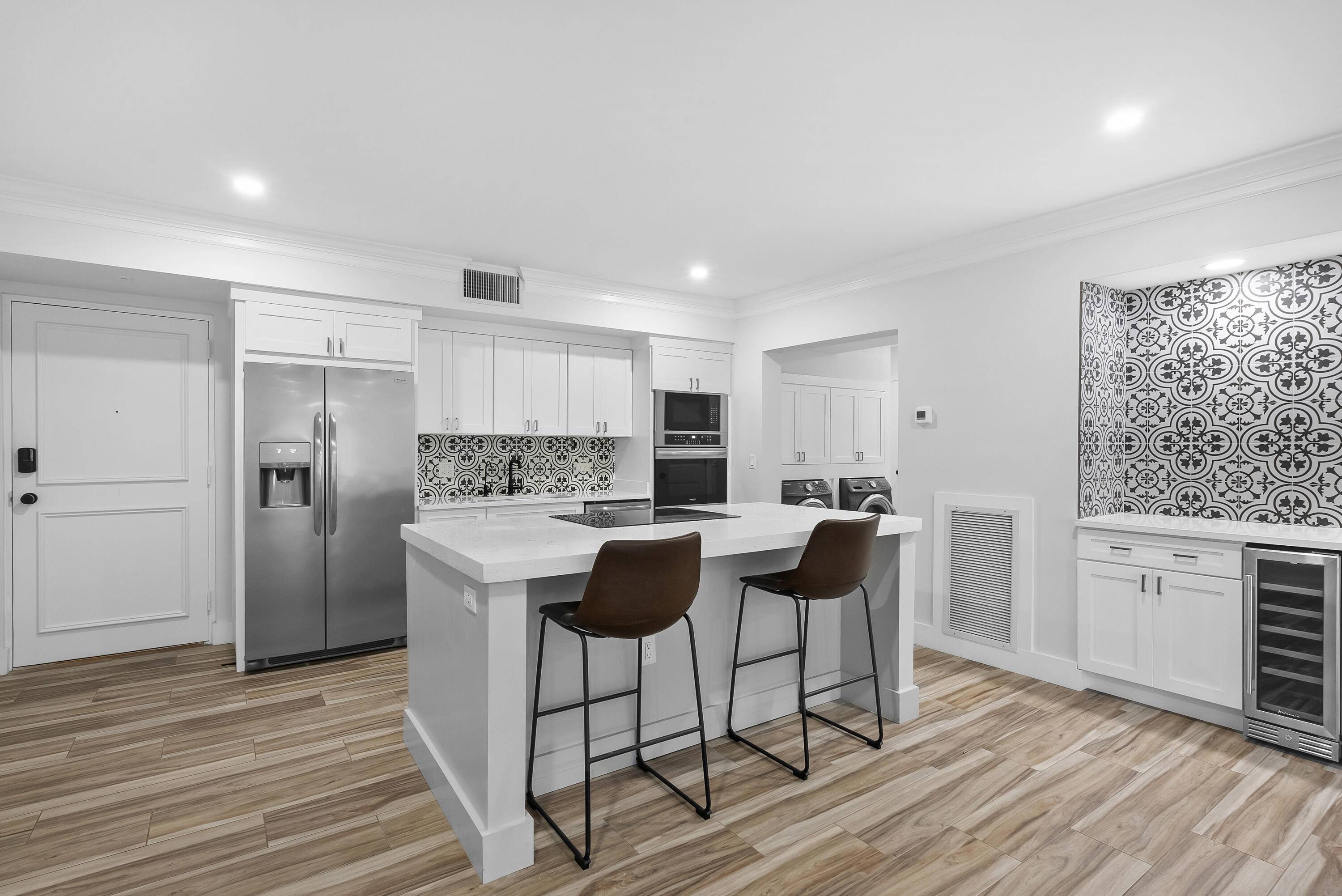 Well maintained Condo in Indian River Shores HUGE 2 Bed 2 Bath FULLY RENOVATED unit.