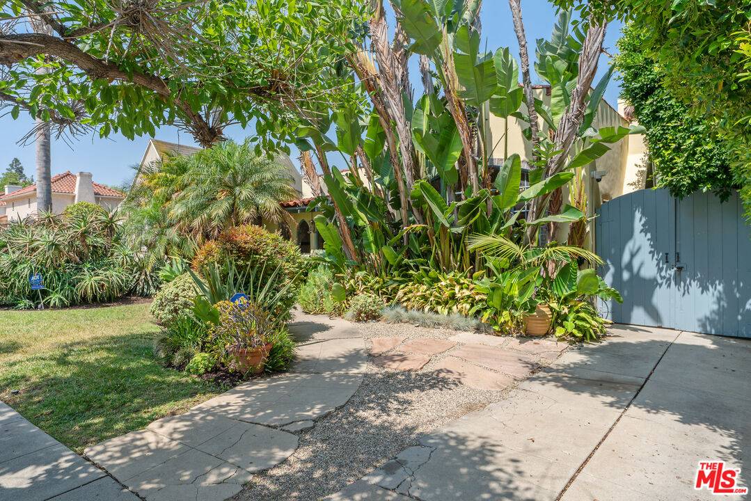 809  S Muirfield Rd 3BR Hancock Park La