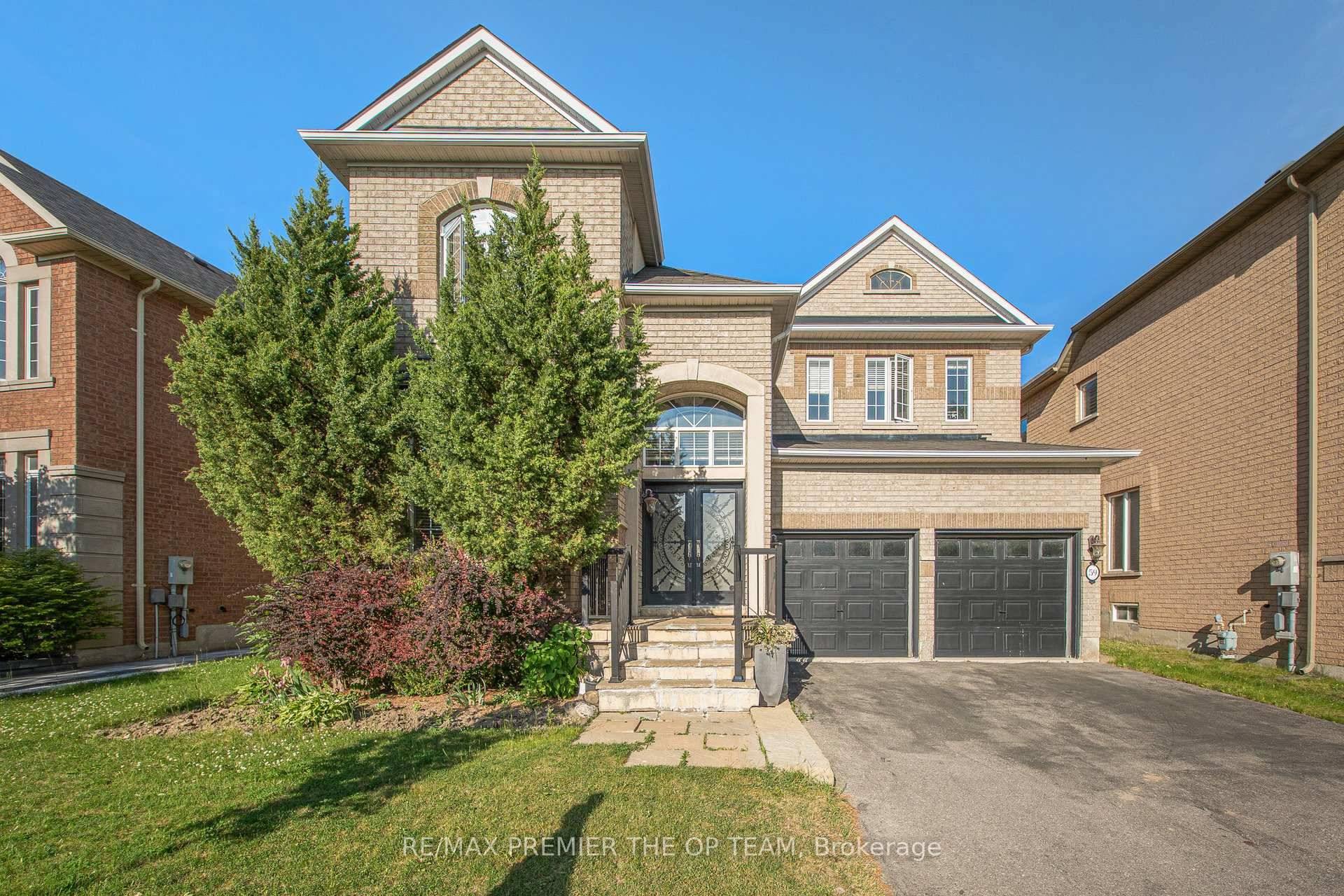 Welocme to 59 Rossi Dr. A stunning 2 Storey detached home in the sought after Vellore Village Community.
