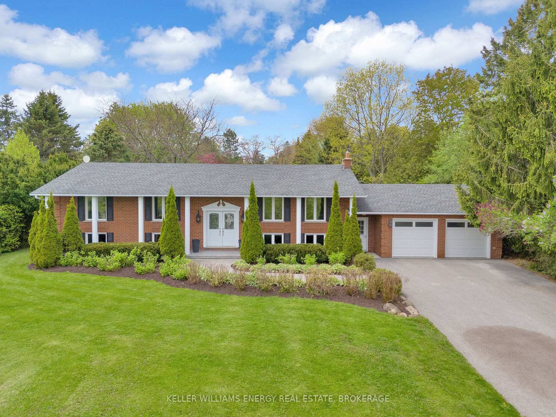 Welcome To 90 Potters Lane In Sought After Enniskillen !