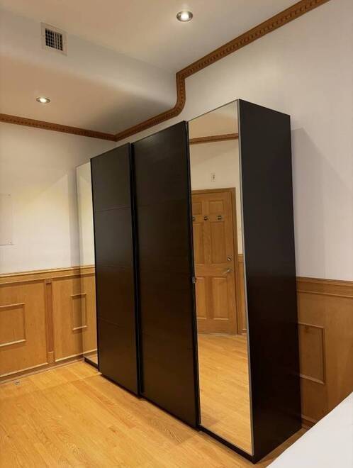 Historic Gem Meets Modern Versatility at The Royal ElizabethDiscover the perfect blend of industrial soul and contemporary flexibility in this stunning residence at 80 Elizabeth Street.