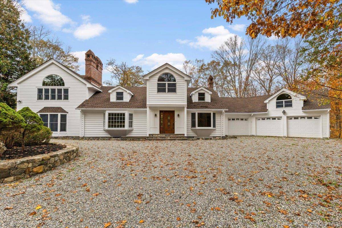 Gorgeous, Colonial style home with 4 bedrooms, 4.