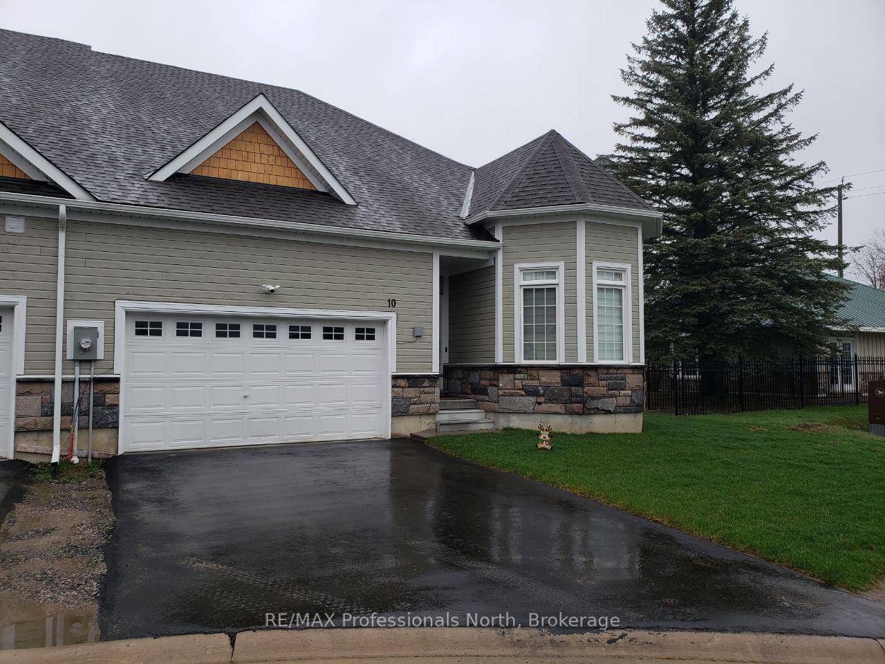 Available August 1st. This stunning attached bungalow built in 2023 is on a quiet dead end street in the popular private, family friendly Muskoka Waterways community near the Muskoka River.