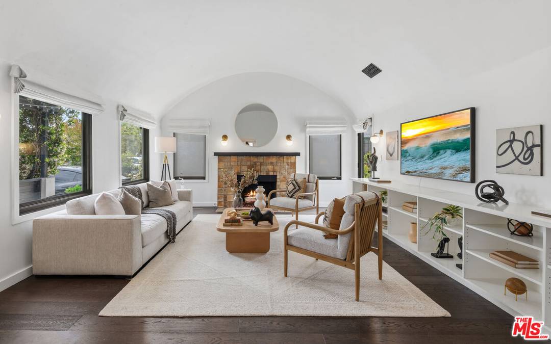 429  N Arden Blvd 5BR Mid Wilshire La