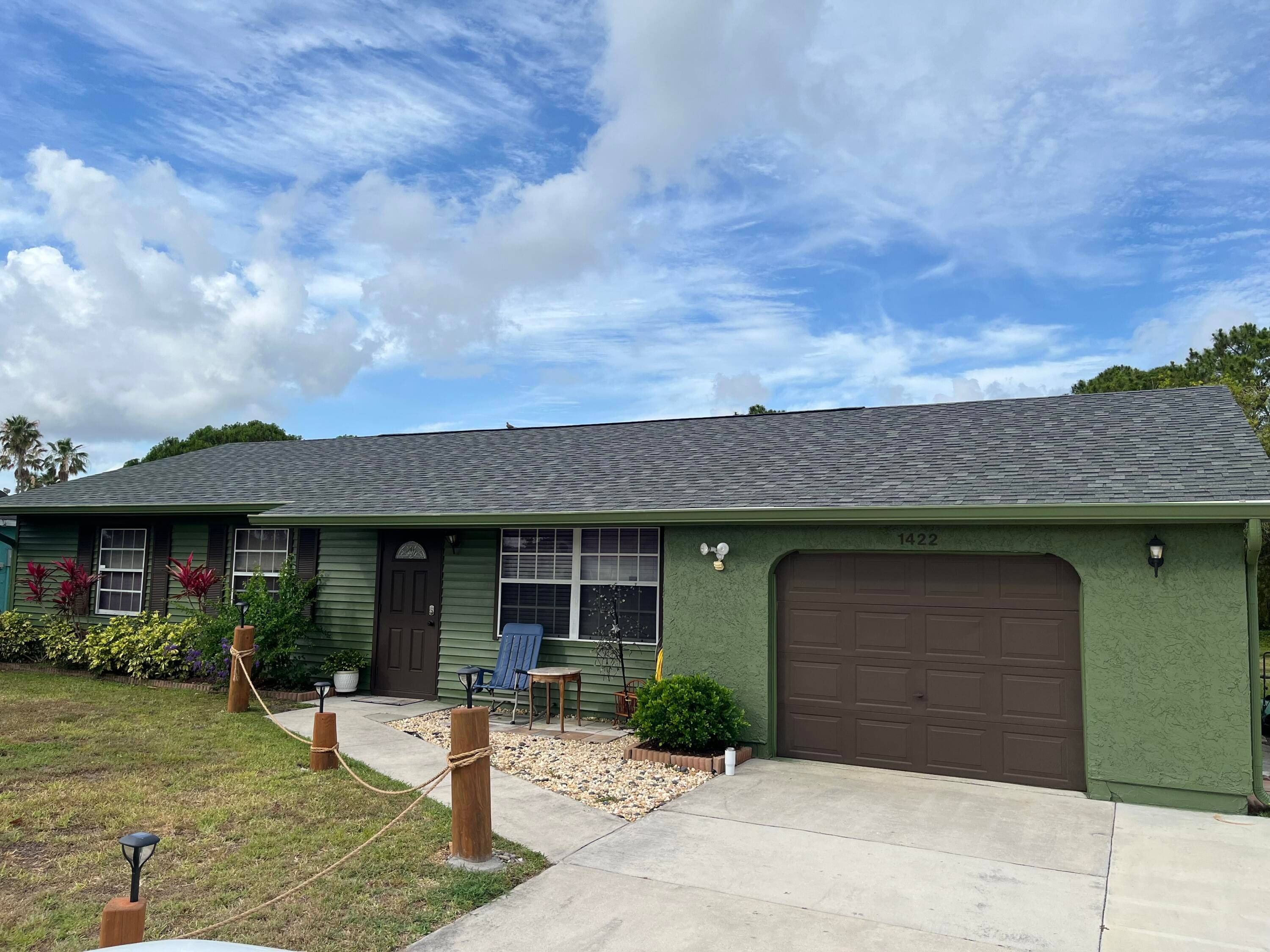 Beautifully Updated Home Backing to Nature Preserve Move In Ready !