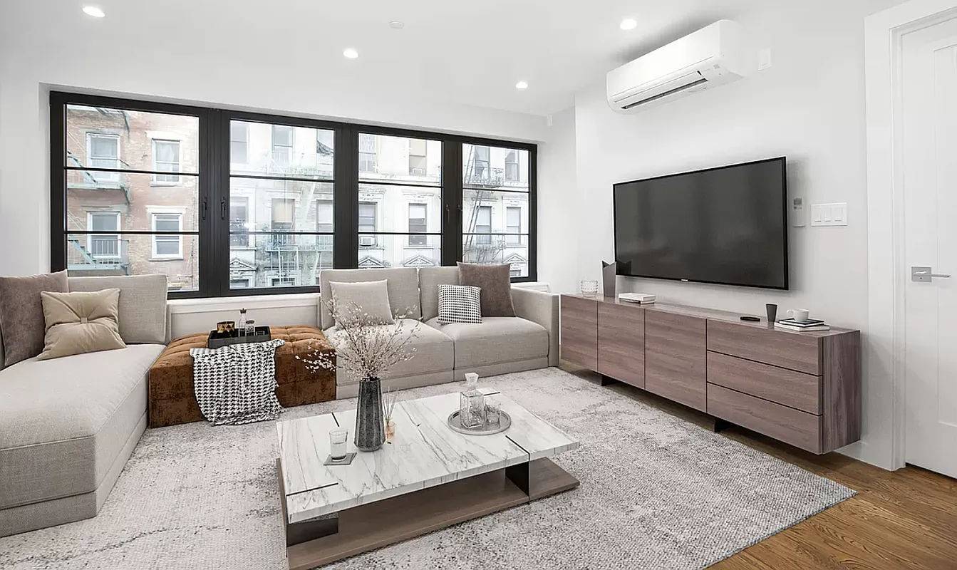Floor through 3bedroom, 2 bathroom townhouse at 152 Ludlow Street !