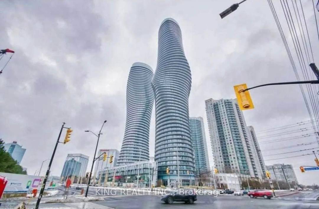 Spacious, Well Maintained Condo In Landmark Marilyn Monroe Tower In The Heart Of Mississauga.
