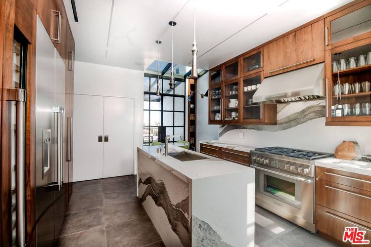 1302 Sweetzer Ave 2BR Hollywood Hills East La