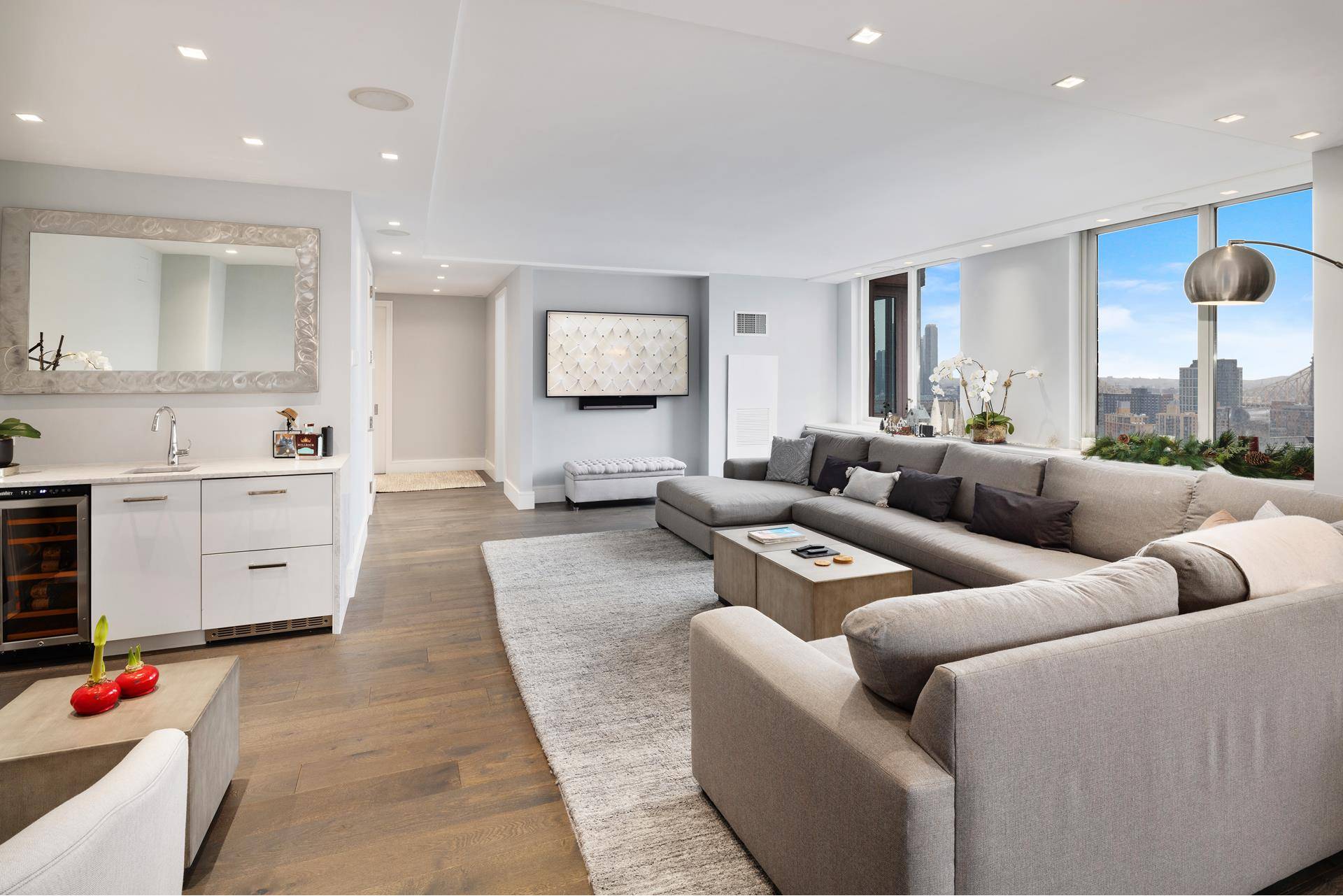 A Stunner in The Belaire Condominium !