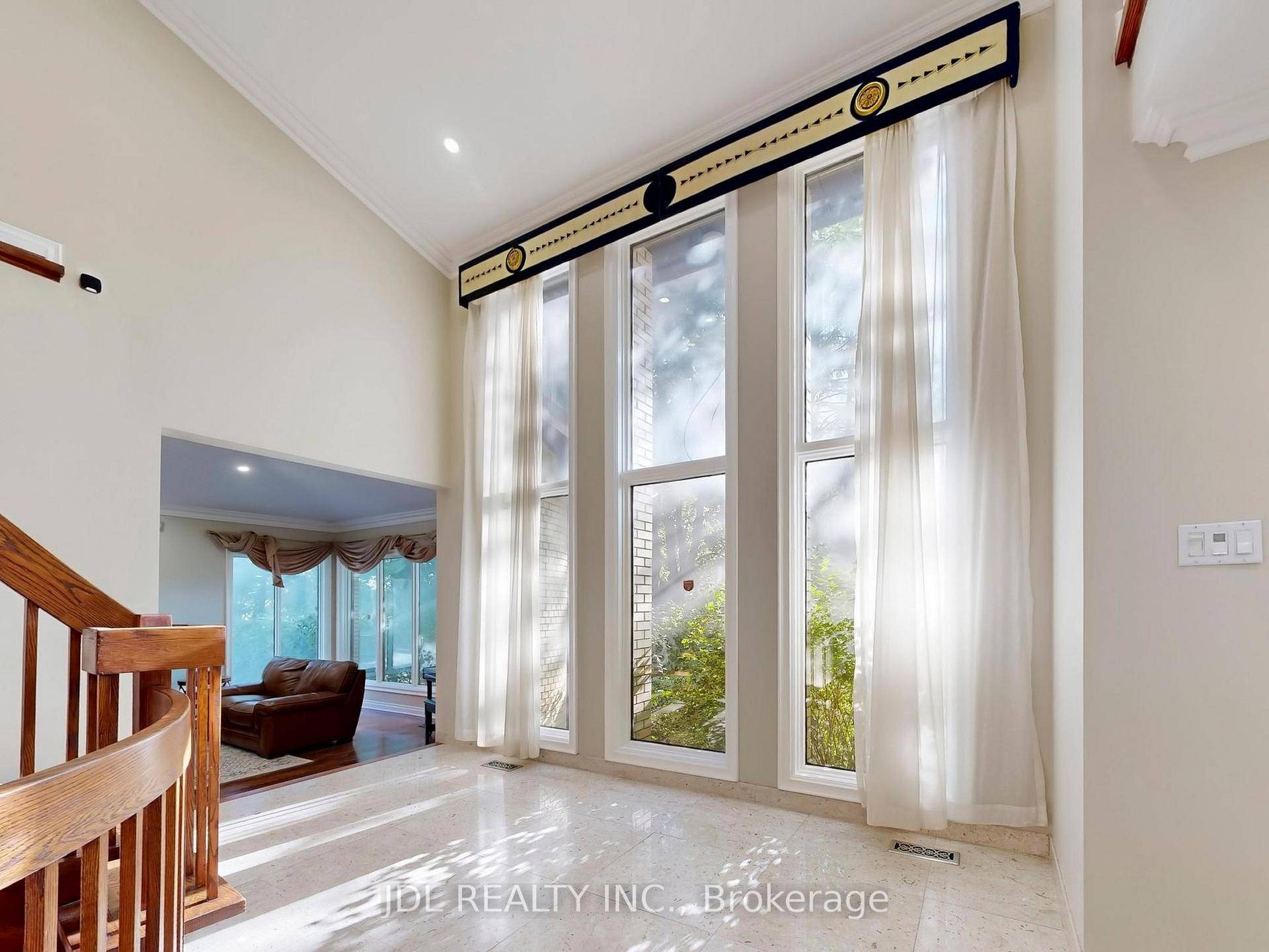 Discover an exceptional THREE CAR GARAGE residence in one of Richmond Hill's most prestigious enclaves.